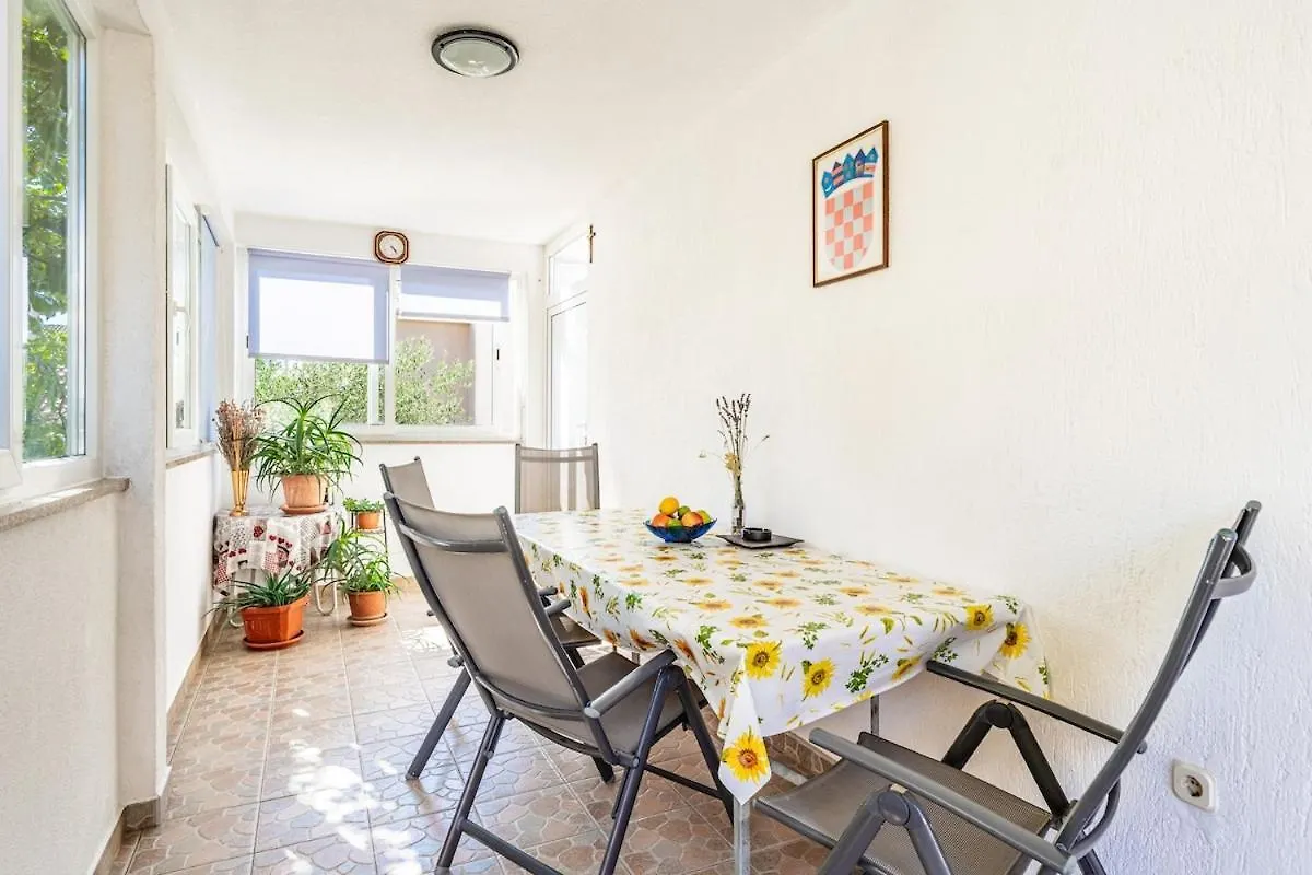 Apartment 3 With Pool Pula