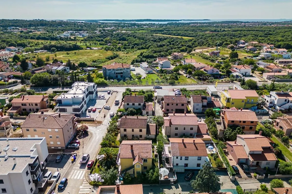 Apartment 3 With Pool Pula Croatia